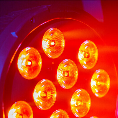 Mac Mah - 12 x 12 W 6-in-1 RGBWA-UV, high brightness flat PAR LED projector