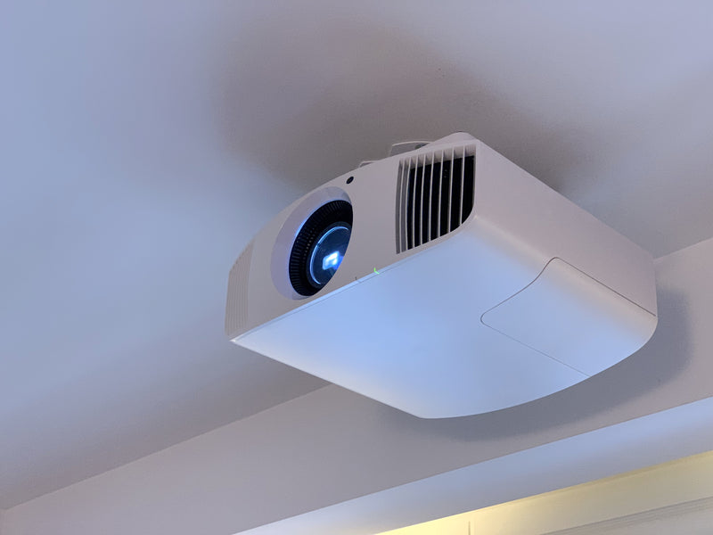 Supporto da soffitto professionale ultra slim per videoproiettore "Arakno-mini" 7cm (bianco)