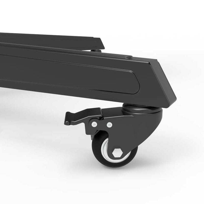 Carrello professionale da pavimento per monitor con portata 50kg e VESA fino a 600x400mm con supporto inclinabile, completo di ruote rimovibili e frenanti, ripiano e alloggio per webcam, nero